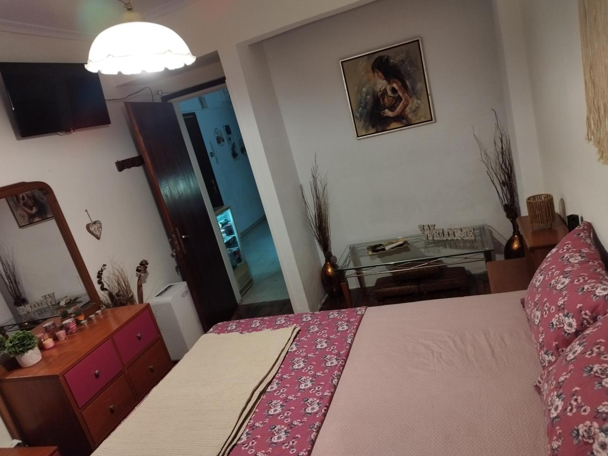 Private Rooms In Shared House Солун Стая снимка