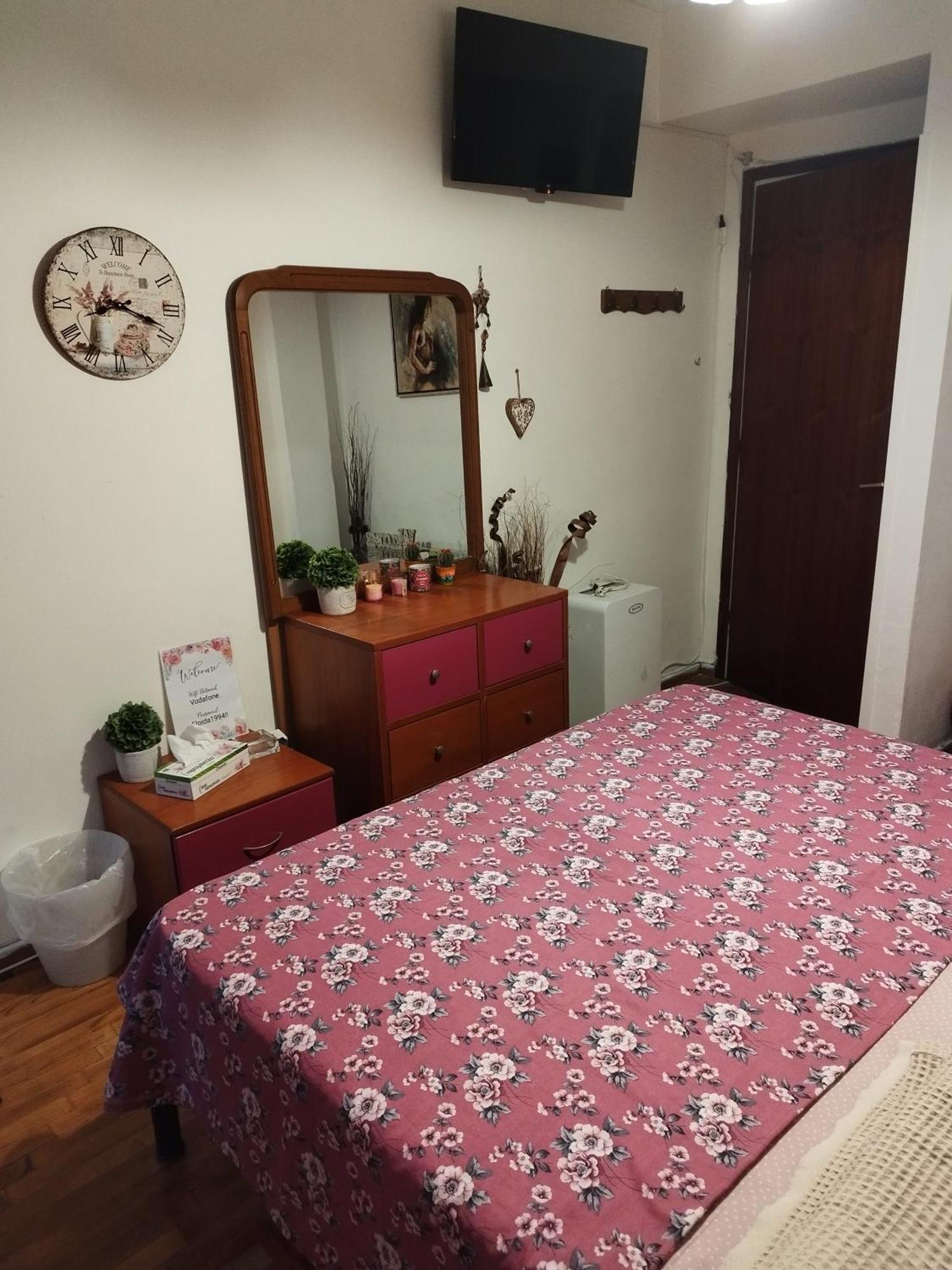 Private Rooms In Shared House Солун Стая снимка